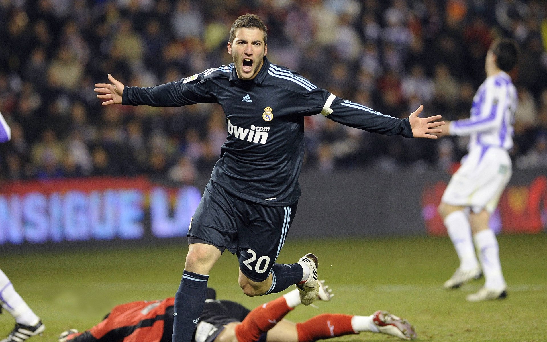 _魔术队士气激增，追逐季后赛梦想_，魔术队2020