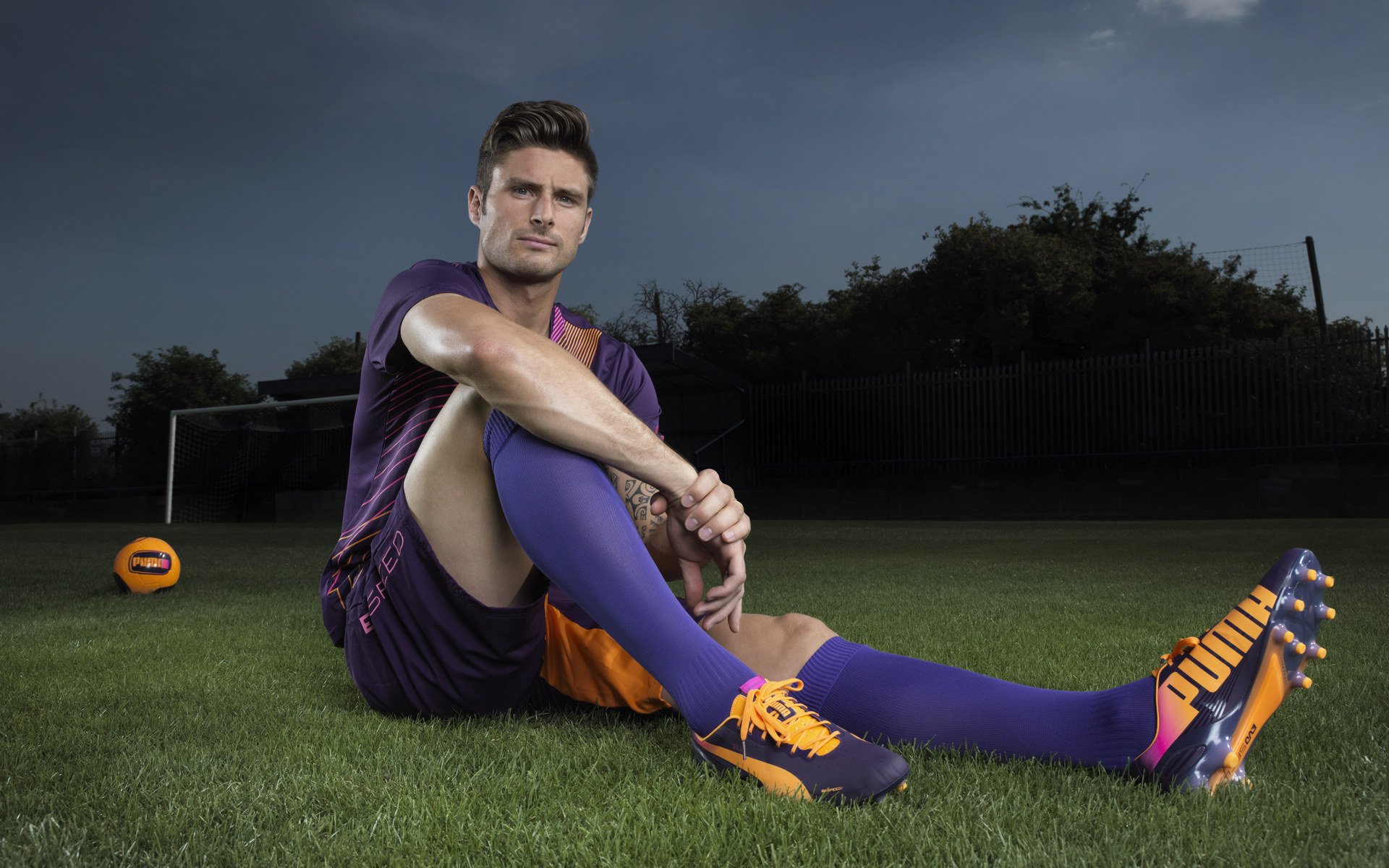 阿根廷美洲雄鹰队逐步崭露头角,成为黑马球队,阿根廷足球雄鹰